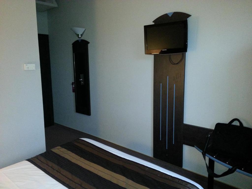 Hotel Akena City Caudry Habitación foto